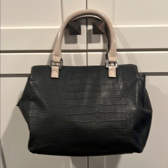 GUESS Black and Gray Satchel - Picture 5 of 13